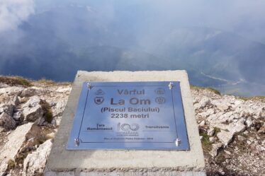 Varful La Om (Piscul Baciului)